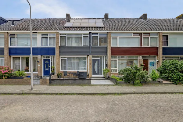 Terraced house for sale: Gerard Doustraat 8, Centrum Ridderkerk