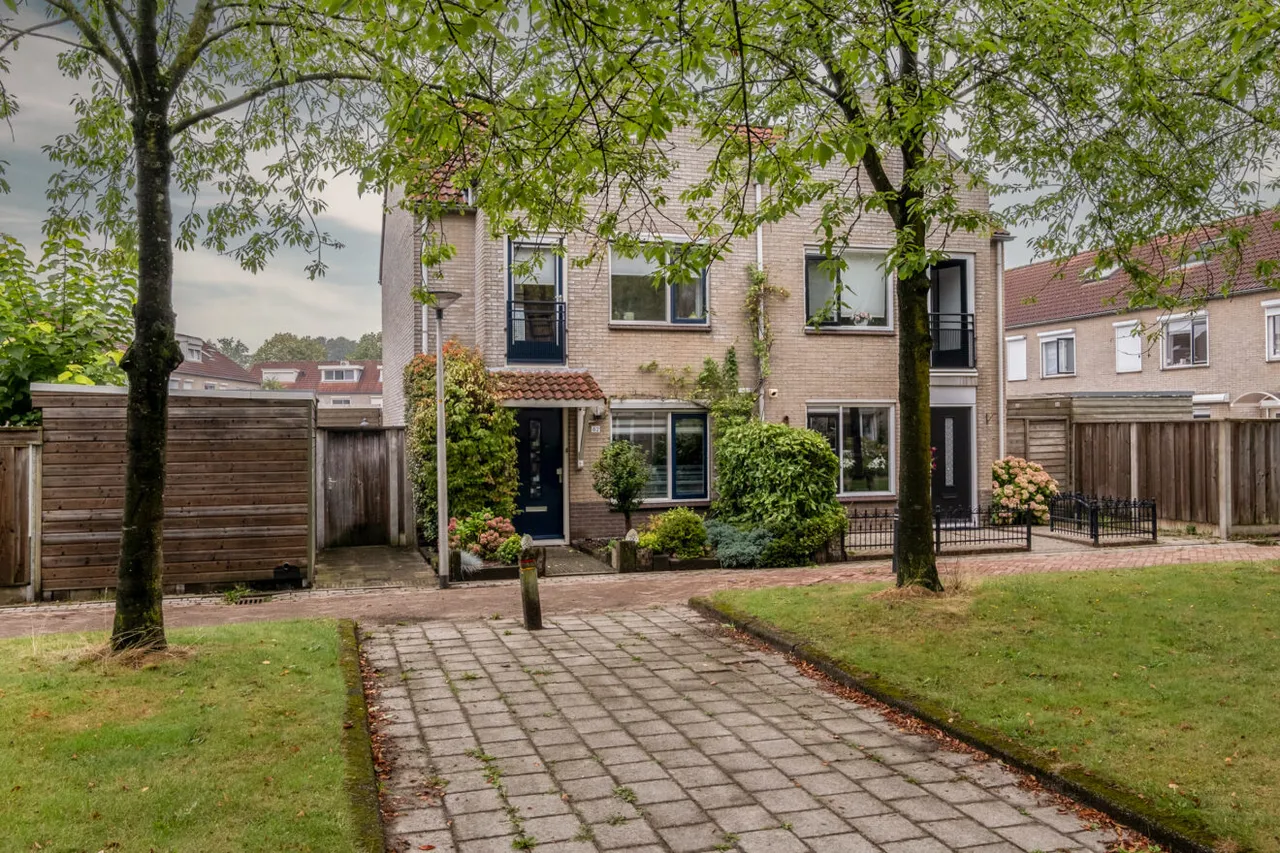 Twee-onder-één-kap te koop: Gerard Terborghstraat 62, Enschede