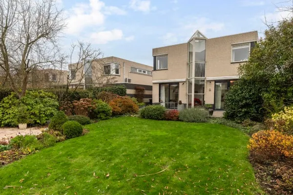 Twee-onder-één-kap te koop: Gerardus van Sillevoldtstraat 3065LG, 's-Gravenland Rotterdam