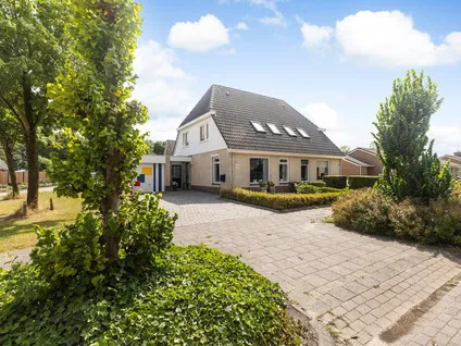 Twee-onder-één-kap te koop: Gerben van Tuinenstraat 30A, St.-Jacobiparochie Zuid St.-Jacobiparochie