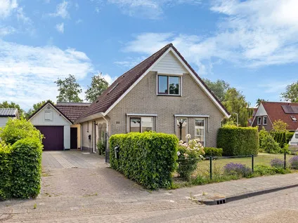 Vrijstaande woning te koop: Gerben van Tuinenstraat 35, St.-Jacobiparochie Zuid St.-Jacobiparochie
