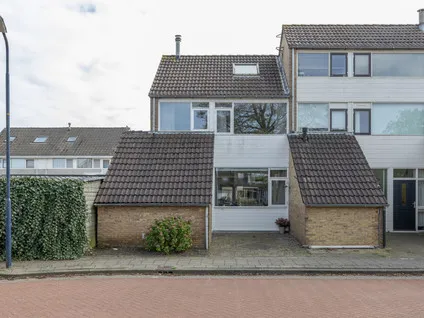 Hoekwoning te koop: Gerben Oswaldstraat 63, De Spiker en het industrieterrein Hermes Harlingen
