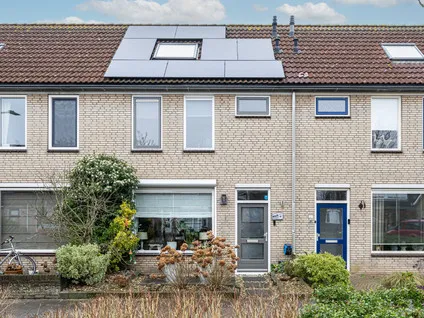Tussenwoning te koop: Gerbera 4, Dirksland zuid Dirksland