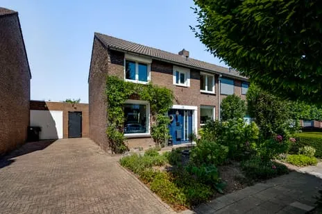 Twee-onder-één-kap te koop: Gerbergastraat 34, Beek Beek (Li)