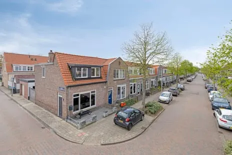 Hoekwoning te koop: Gerhard ter Borchdwarsstraat 2, Zandweerd-Zuid Deventer