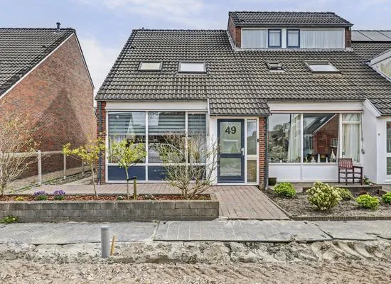 Hoekwoning te koop: Gerrit Schuilstraat 49, De Spiker en het industrieterrein Hermes Harlingen