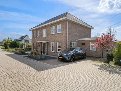 Vrijstaande woning te koop: Gerrit Voorenkade 1, Rotterdam