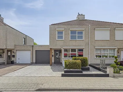 Tussenwoning te koop: Gertrudisstraat 6, Sint Willebrord St. Willebrord