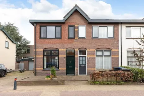 Hoekwoning te koop: Geuzenweg 166, Geuzenbuurt Hilversum