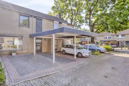 Tussenwoning te koop: Geyaartsborg 54, Maastricht