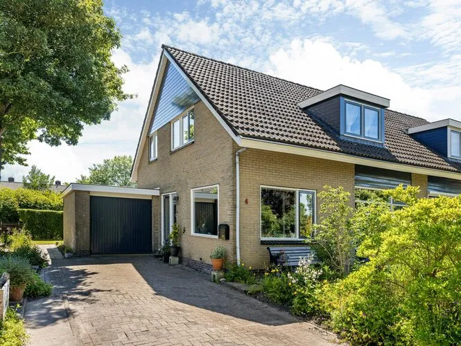 Twee-onder-één-kap te koop: Gibbeflecht 4, Mantgum Mantgum