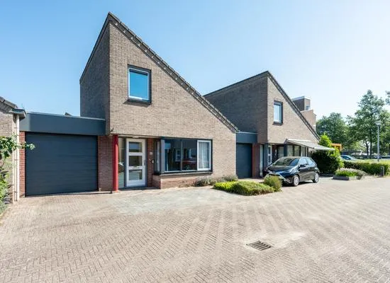 Tussenwoning te koop: Giervalk 40, Rietlanden Emmen