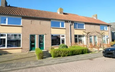 Tussenwoning te koop: Giessenlaan 80, Kern-Dorp Giessenburg