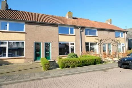 Tussenwoning te koop: Giessenlaan 80, Giessenburg