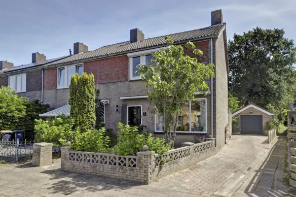 Corner house for sale: Gijs van Gaalenstraat 41, Kreileroord Kreileroord