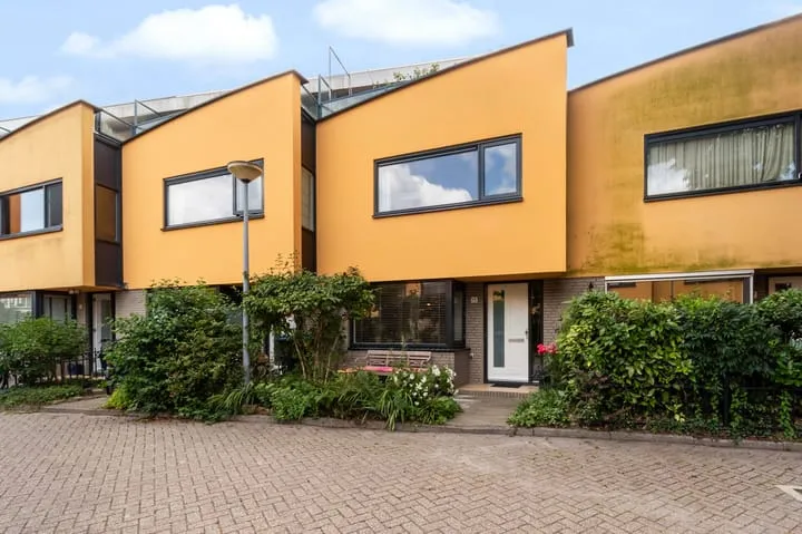 Terraced house for sale: Gijsbertje Louffhof 15, Leeuwenveld Weesp