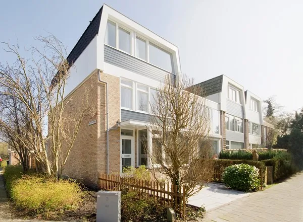 Corner house for rent: Gijsbrecht van Amstellaan 40, Randwijck West Amstelveen