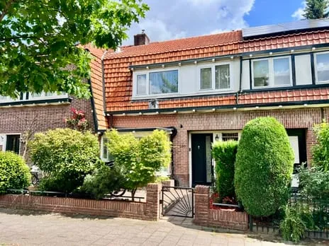 Tussenwoning te koop: Gijsbrecht van Amstelstraat 290, Schrijverskwartier Hilversum