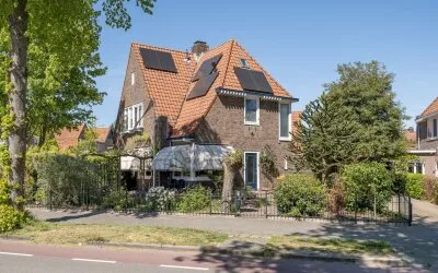 Twee-onder-één-kap te koop: Gijsbrecht van Amstelstraat 54, Schilderskwartier Hilversum