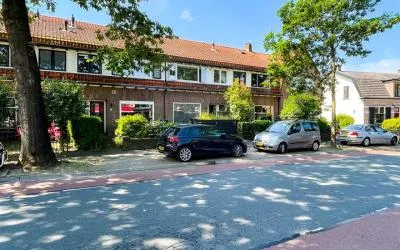 Tussenwoning te koop: Gijsbrecht van Amstelstraat 251, Staatsliedenkwartier Hilversum