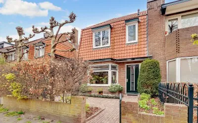 Hoekwoning te koop: Gijsbrecht van Amstelstraat 82, Hilversum