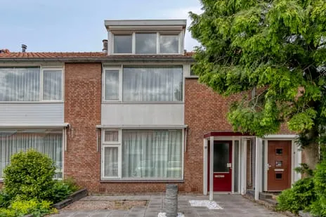 Tussenwoning te koop: Gilbert van Zinnikstraat 48, Geeren-noord Breda