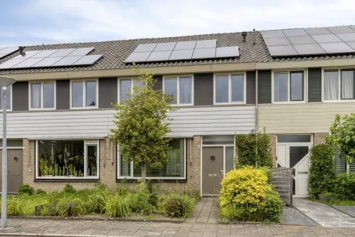 Tussenwoning te koop: Gitaarstraat 18, Bitswijk Uden