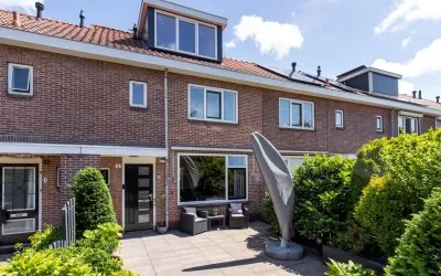 Tussenwoning te koop: Gjertsenstraat 3, Lagersbuurt Ijmuiden