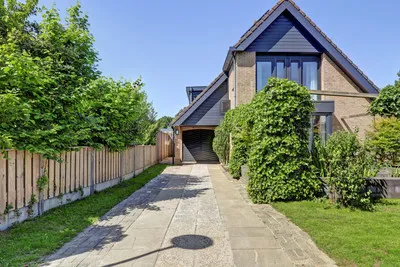 Vrijstaande woning te koop: Gladiolenlaan 22, Rozenburg Rozenburg