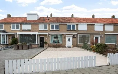 Tussenwoning te koop: Gladiolenstraat 23, Volendam-Bloemenbuurt Volendam
