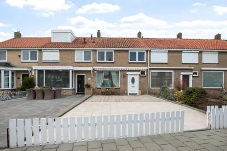 Tussenwoning te koop: Gladiolenstraat 23, Volendam-Bloemenbuurt Volendam