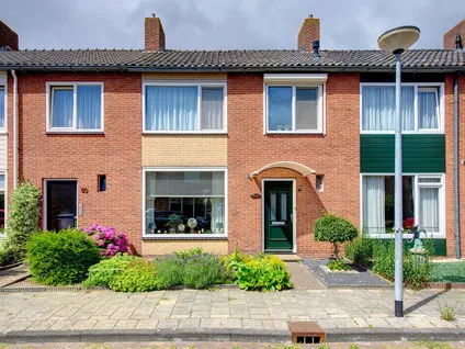 Tussenwoning te koop: Gladiolenstraat 48, Magrietpark Sappemeer