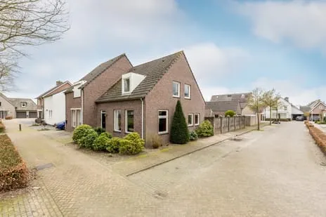 Twee-onder-één-kap te koop: Glazenmaker 2, Middelbeers Oost West En Middelbeers