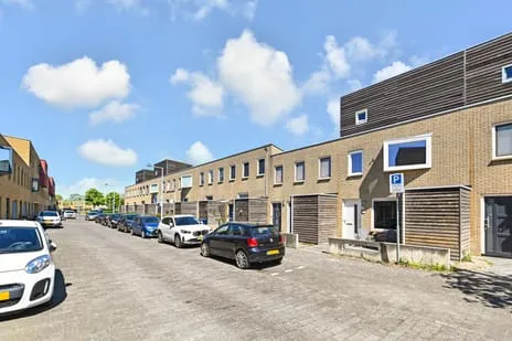 Tussenwoning te koop: Glazenmakerhof 18, De Vissen 'S-Gravenhage
