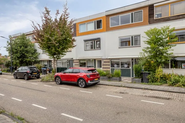 Tussenwoning te koop: Glenn Millerstraat 25, Boshuizen Leiden