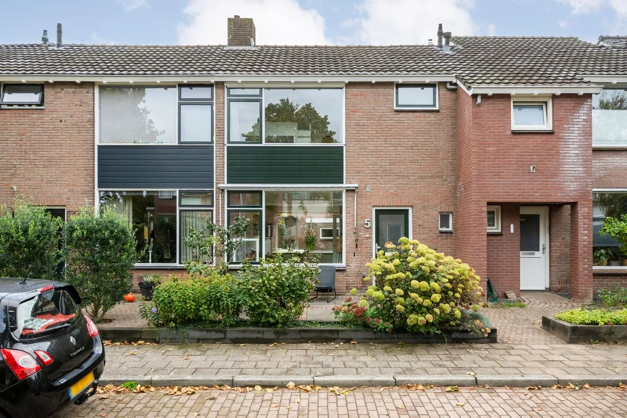 Tussenwoning te koop: Gloxiniaweg 5, Zwolle
