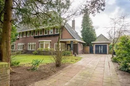 Twee-onder-één-kap te huur: Godelindeweg 56, Rembrandtpark Naarden