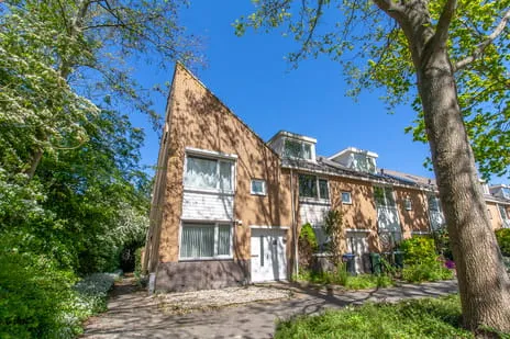 Hoekwoning te huur: Godfried Bomanslaan 16, Schrijversbuurt Amstelveen