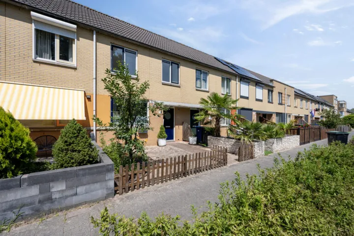 Tussenwoning te koop: Godfried Bomansstraat 70, Literatuurwijk Midden-oost Almere