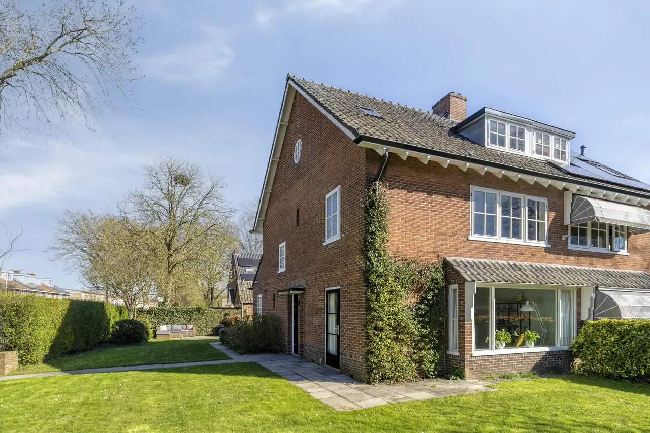 Hoekwoning te koop: Godfried van Seijstlaan 98A, Zeist