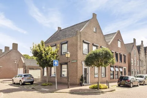 Twee-onder-één-kap te koop: Godsplein 11, Hulst
