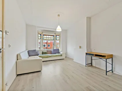 Appartement te koop: Goeverneurlaan 130, Laakkwartier-Oost 'S-Gravenhage