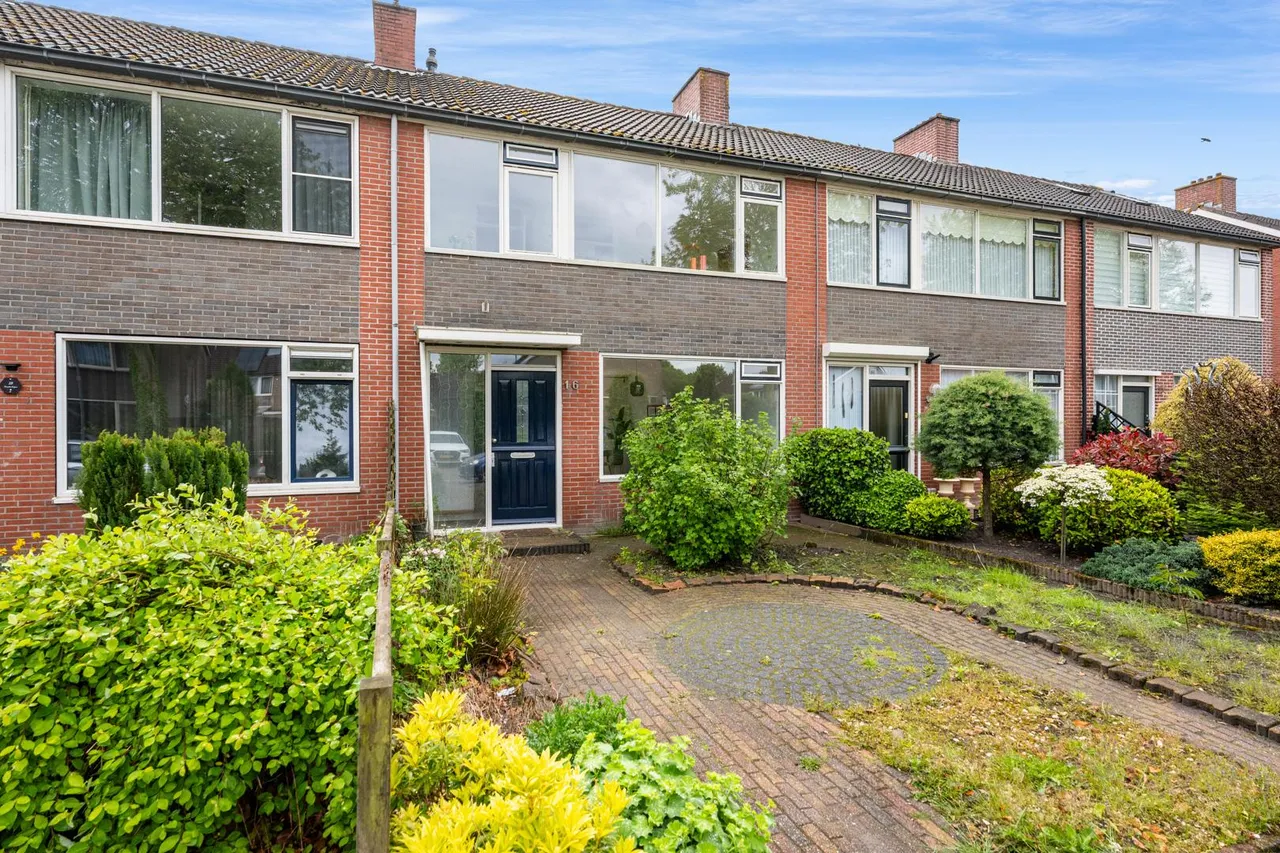 Tussenwoning te koop: Golf van Riga 16, Veendam