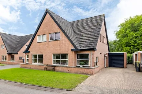 Twee-onder-één-kap te koop: Golflaan 15, De Heide Heerenveen