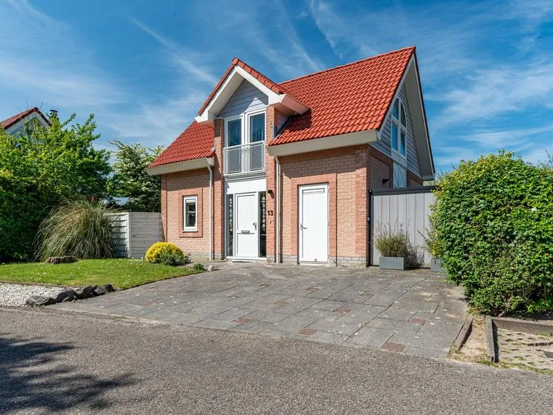 Vrijstaande woning te koop: Golfslag 13, Kamperland