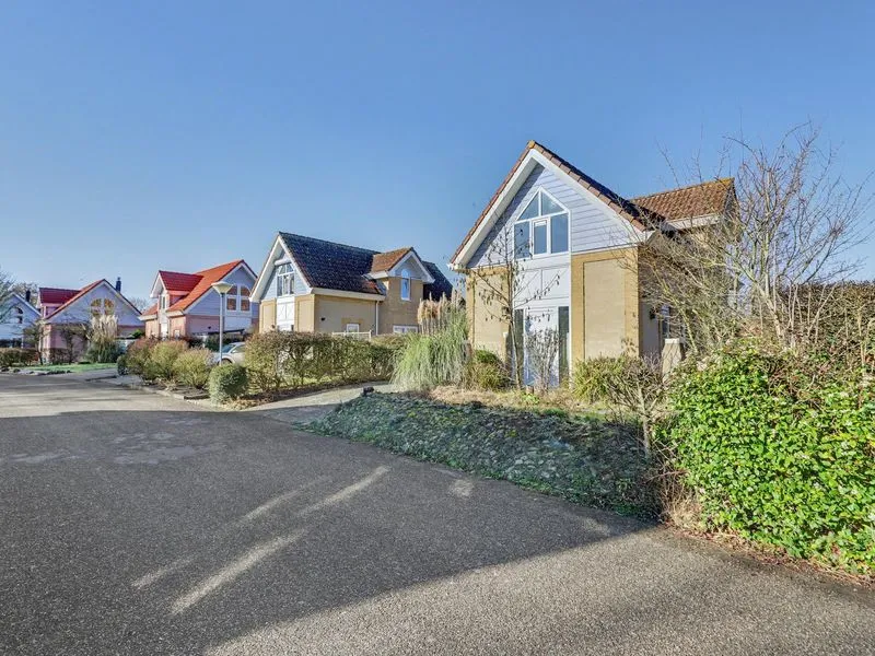 Vrijstaande woning te koop: Golfslag 9, Kamperland