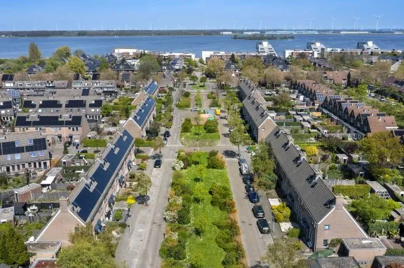 Tussenwoning te huur: Gooisekust 25, Bovenmaat Noord Huizen