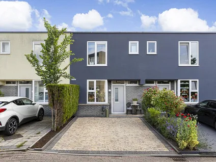 Terraced house for sale: Gortmolenerf 68, Molenbuurt Gouda