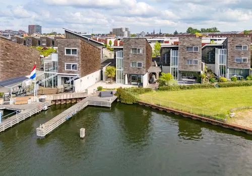 Tussenwoning te koop: Gotlandpier 9, Het Eiland Zaandam