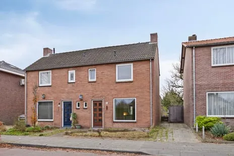 Twee-onder-één-kap te koop: Goudbergstraat 34A, Aalst Waalre